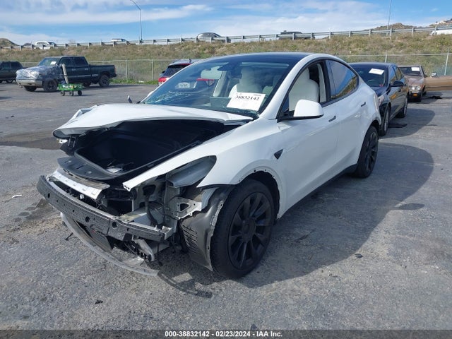 Tesla Model Y Long Range Dual Motor All-wheel Drive 2021 5YJYGDEE4MF276103 Image 2