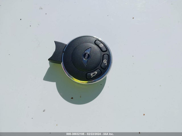 2011 MINI COOPER WMWSU3C52BT092958 Photo 10