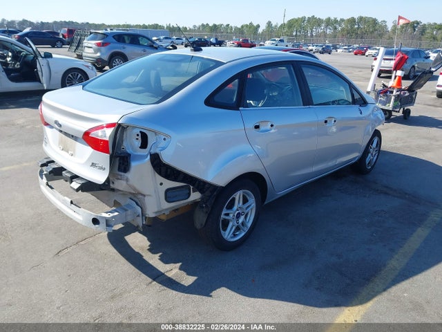 Ford FIESTA SE 2018 3FADP4BJ2JM107050 Image 4