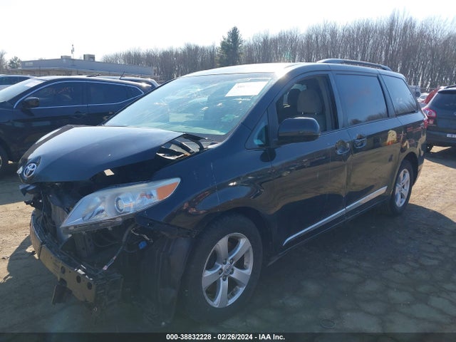 Toyota Sienna Le 8 Passenger 2015 5TDKK3DC2FS553974 Image 2