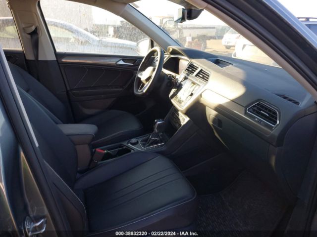 3VV2B7AX7NM137577 Volkswagen Tiguan 2.0t Se