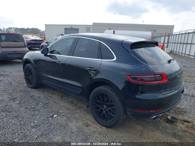 2016 PORSCHE MACAN WP1AB2A51GLB41719 Photo 2