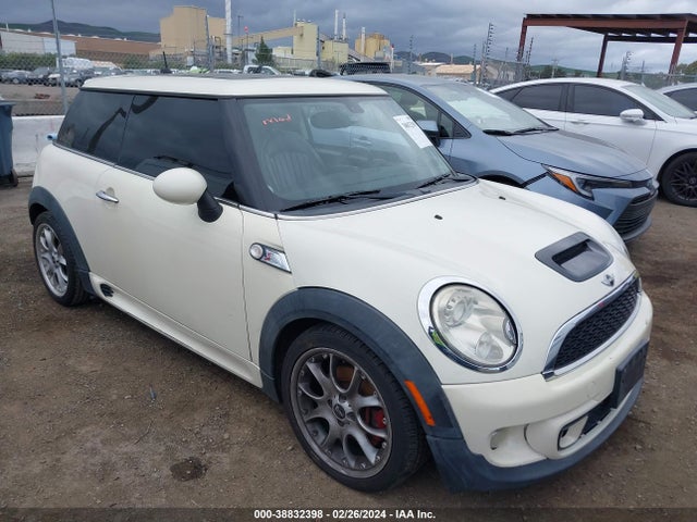 2010 MINI COOPER S WMWMF7C58ATW89265 Photo 0