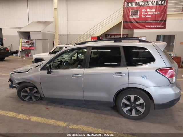 Subaru Forester 2.5i Limited 2017 JF2SJALC2HH534794 Image 15