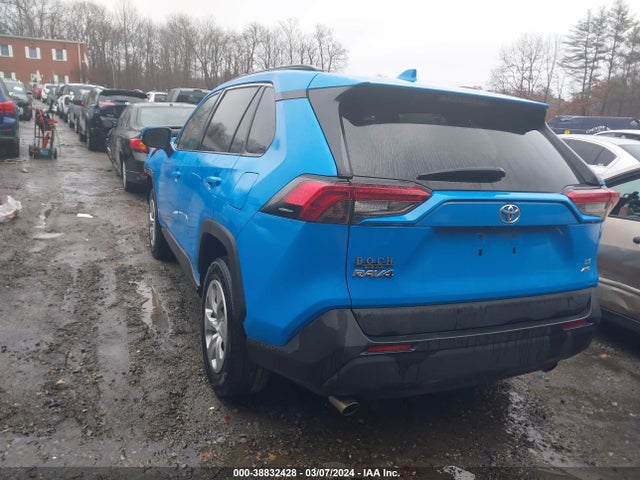 Toyota RAV4 LE 2019 2T3G1RFV7KC032429 Image 3
