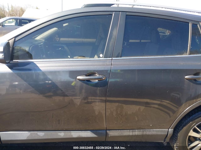 Toyota Rav4 Xle 2017 JTMRFREV7HD198854 Image 15