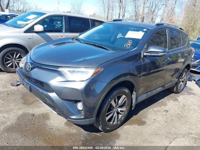 Toyota Rav4 Xle 2017 JTMRFREV7HD198854 Image 2