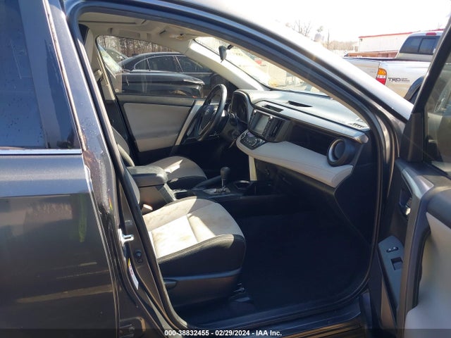 Toyota Rav4 Xle 2017 JTMRFREV7HD198854 Image 5