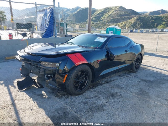 Chevrolet Camaro 1lt 2018 1G1FB1RXXJ0154641 Image 2