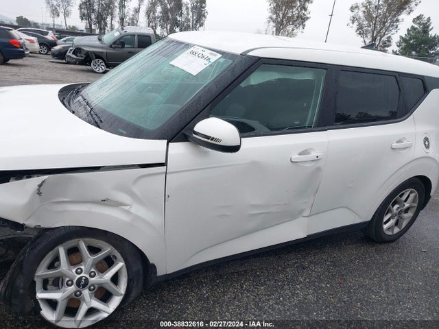 KIA SOUL S 2023 KNDJ23AU3P7838784 Image 13