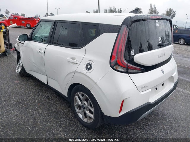 KIA SOUL S 2023 KNDJ23AU3P7838784 Image 3