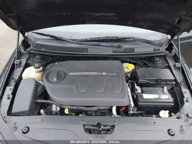 1C3CCCBG1FN639049 Chrysler 200 S