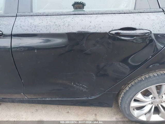 1C3CCCBG1FN639049 Chrysler 200 S