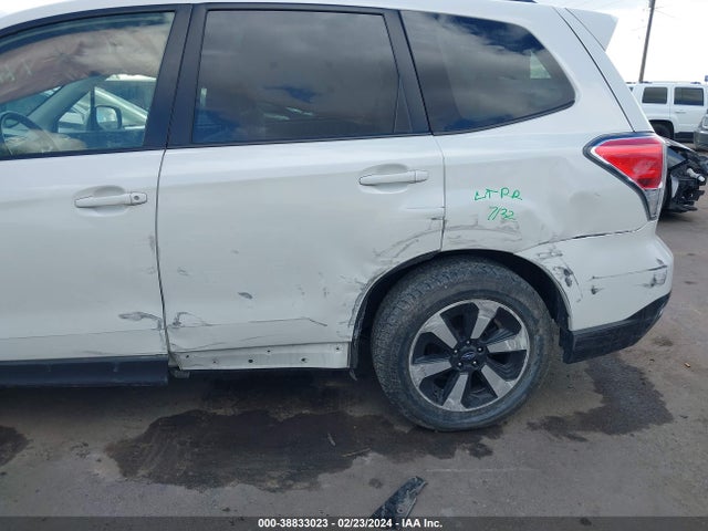 Subaru Forester 2.5i Premium 2018 JF2SJAEC9JH441838 Image 17