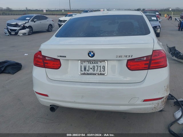 BMW 320i Xdrive 2015 WBA3C3G57FNT52055 Image 16