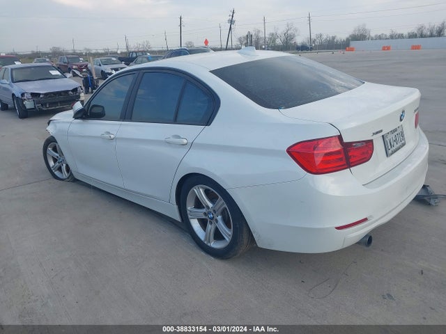 BMW 320i Xdrive 2015 WBA3C3G57FNT52055 Image 3