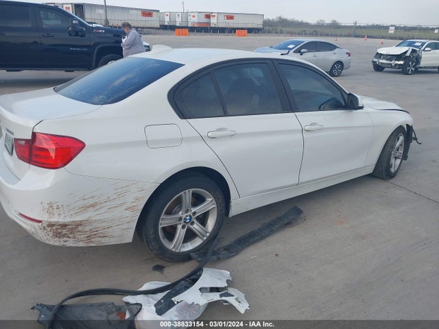 BMW 320i Xdrive 2015 WBA3C3G57FNT52055 Image 4