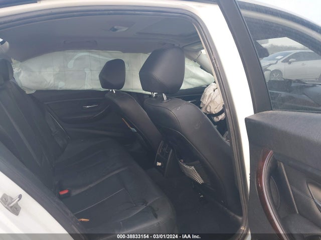 BMW 320i Xdrive 2015 WBA3C3G57FNT52055 Image 8
