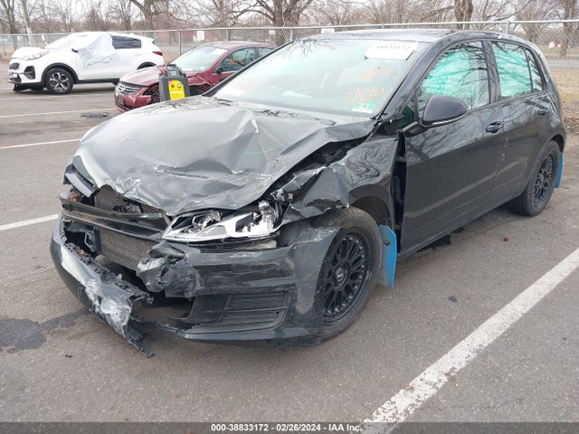 3VW217AU3FM037093 Volkswagen Golf Tsi S 4-door