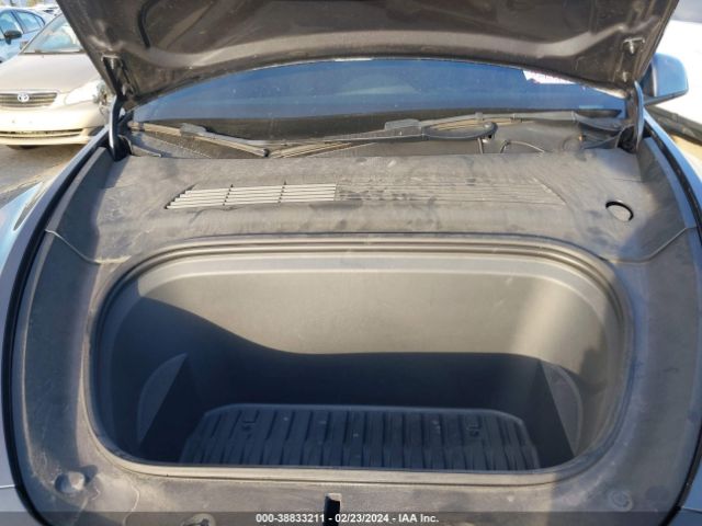 5YJYGDED7MF107118 Tesla Model Y Standard Range Rear-wheel Drive