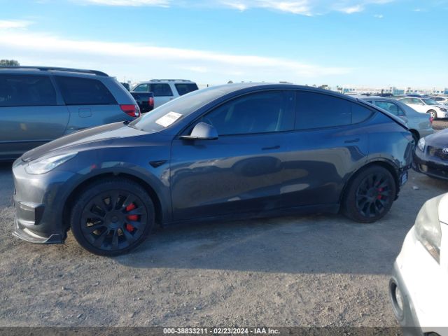 5YJYGDED7MF107118 Tesla Model Y Standard Range Rear-wheel Drive