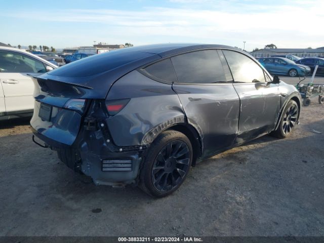 5YJYGDED7MF107118 Tesla Model Y Standard Range Rear-wheel Drive