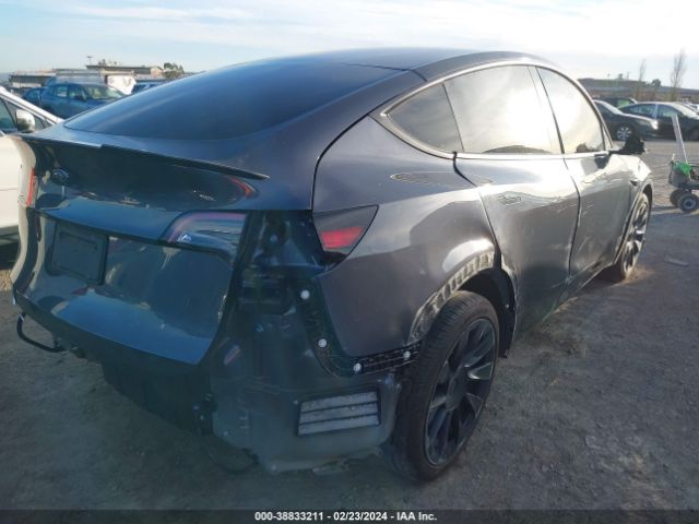 5YJYGDED7MF107118 Tesla Model Y Standard Range Rear-wheel Drive