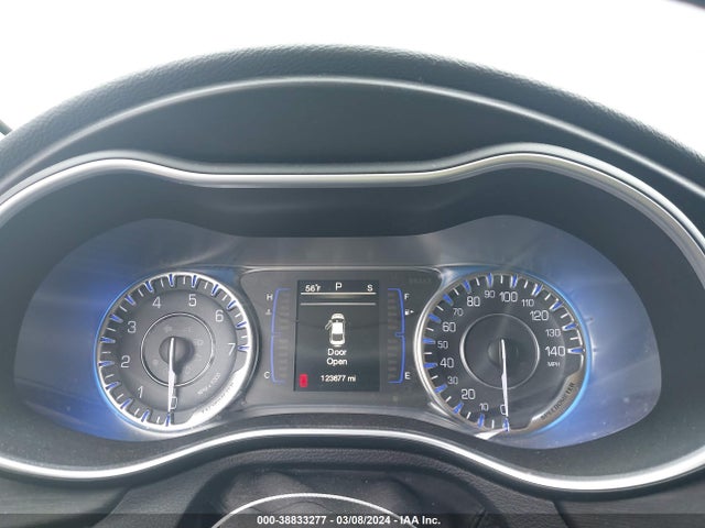 Chrysler 200 Limited 2015 1C3CCCAB9FN502978 Image 7