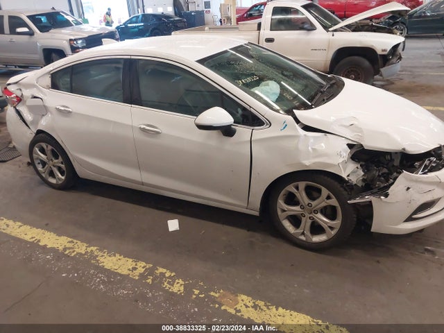 Chevrolet Cruze Premier Auto 2018 1G1BF5SM5J7221292 Image 13