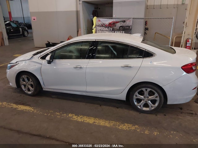 Chevrolet Cruze Premier Auto 2018 1G1BF5SM5J7221292 Image 14