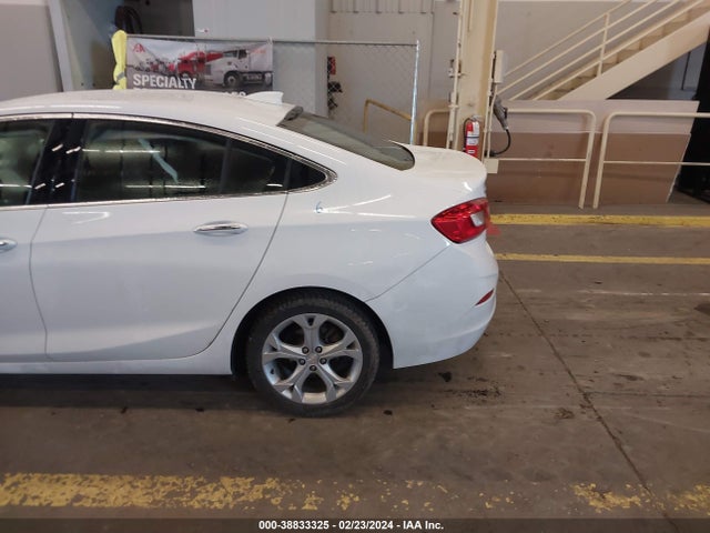 Chevrolet Cruze Premier Auto 2018 1G1BF5SM5J7221292 Image 6