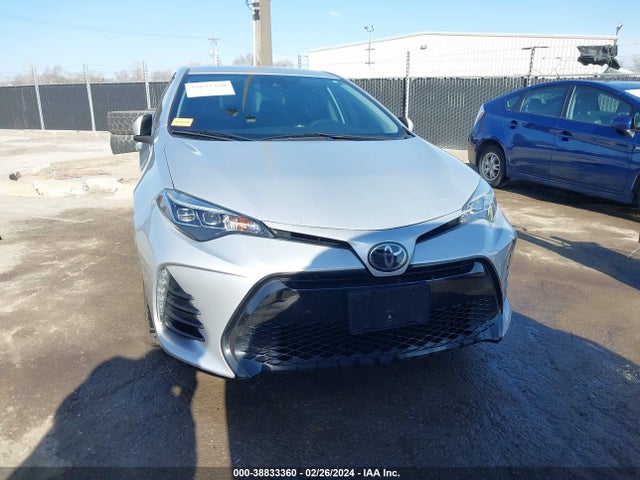 Toyota COROLLA SE 2018 5YFBURHE3JP779788 Image 12