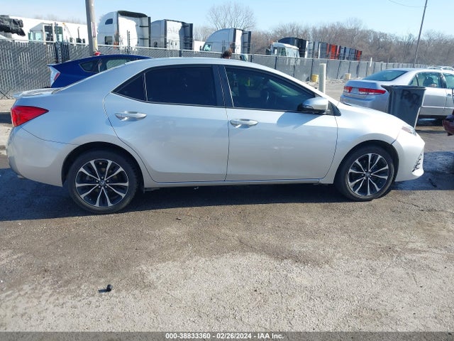 Toyota COROLLA SE 2018 5YFBURHE3JP779788 Image 13