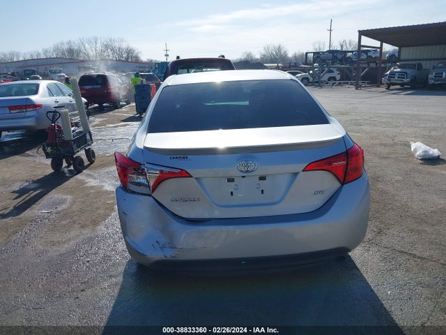 Toyota COROLLA SE 2018 5YFBURHE3JP779788 Image 16