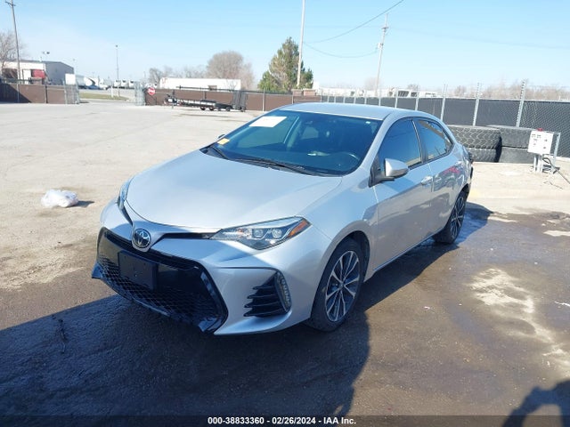 Toyota COROLLA SE 2018 5YFBURHE3JP779788 Image 2