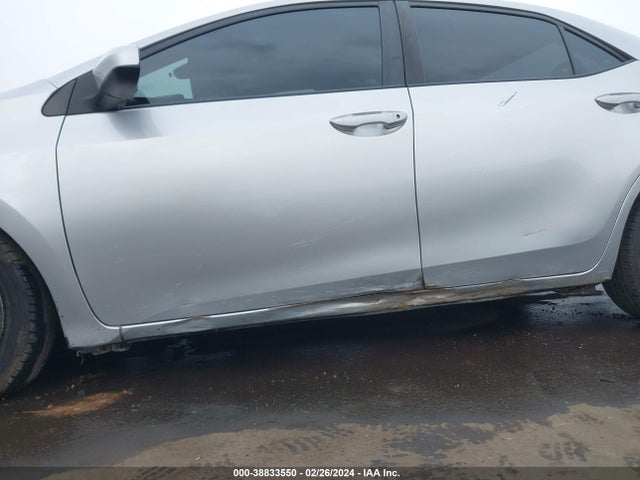 Toyota COROLLA LE 2018 5YFBURHE1JP803151 Image 18