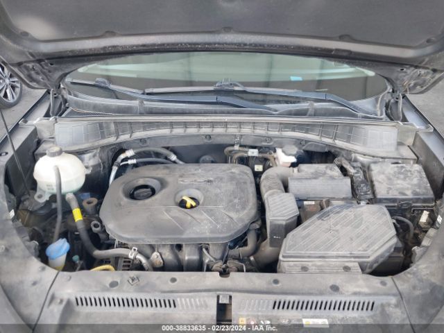 KM8J2CA47JU775077 Hyundai TUCSON SE