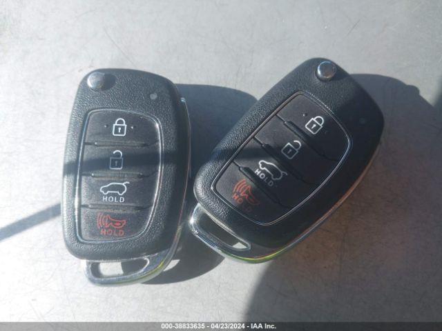 KM8J2CA47JU775077 Hyundai TUCSON SE