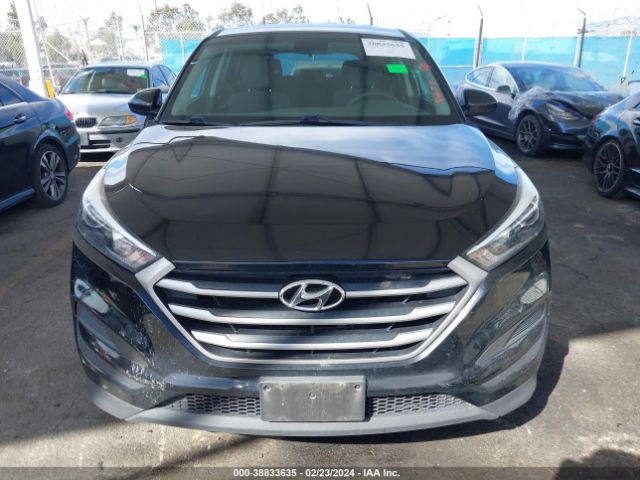 KM8J2CA47JU775077 Hyundai TUCSON SE