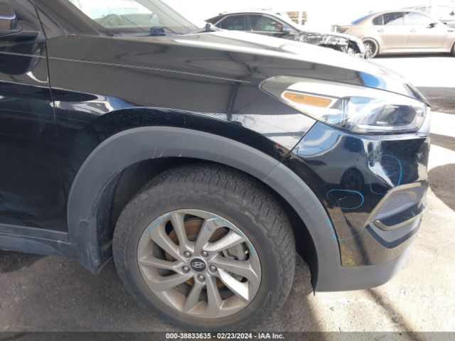 KM8J2CA47JU775077 Hyundai TUCSON SE
