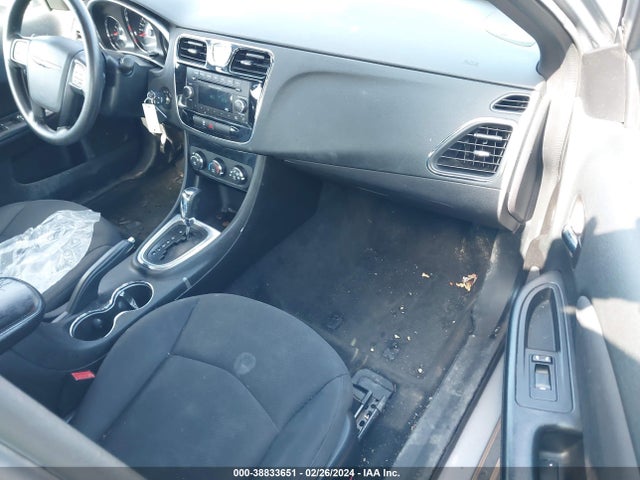 2013 Chrysler 200 Lx მანქანა იყიდება აუქციონზე, vin: 1C3CCBAB8DN734110, აუქციონის ნომერი: 38833651