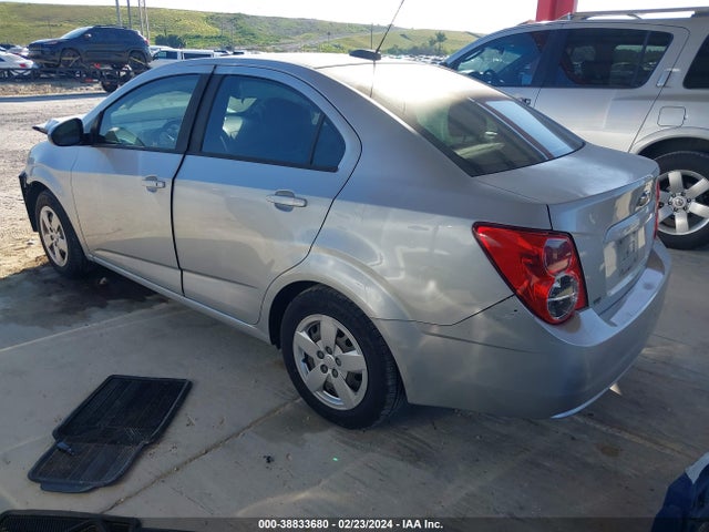 Chevrolet SONIC LS 2015 1G1JA5SH8F4128630 Image 3