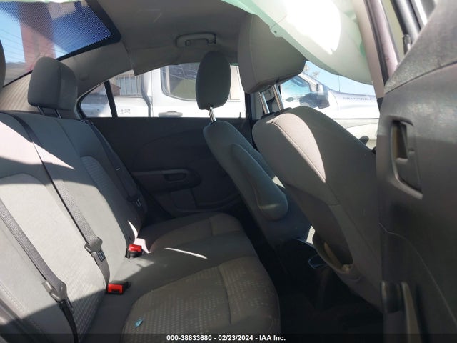 Chevrolet SONIC LS 2015 1G1JA5SH8F4128630 Image 8