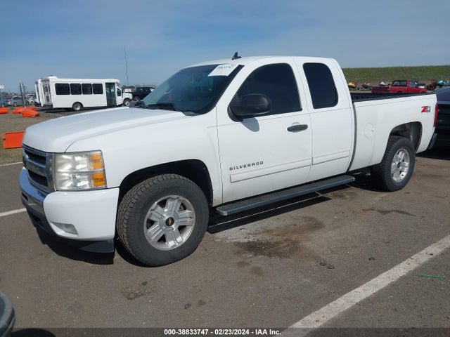 2010 CHEVROLET SILVERADO 1500 LT VIN: 1GCSKSE38AZ207847