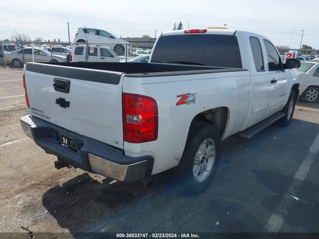 2010 CHEVROLET SILVERADO 1500 LT VIN: 1GCSKSE38AZ207847