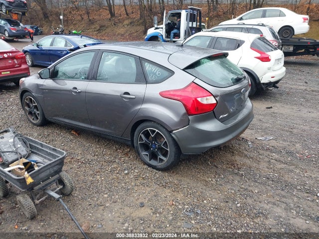 2014 FORD FOCUS SE VIN: 1FADP3K21EL422805