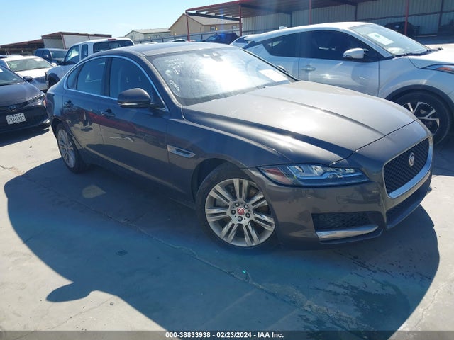 2016 JAGUAR XF 35T PREMIUM VIN: SAJBD4BV5GCY21411
