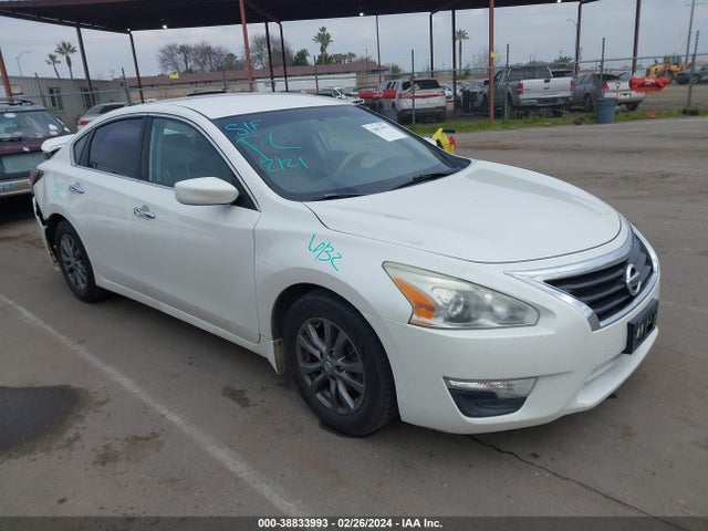Nissan Altima 2.5 S 2015 1N4AL3AP9FC207749 main image