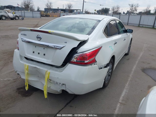 Nissan Altima 2.5 S 2015 1N4AL3AP9FC207749 Image 4