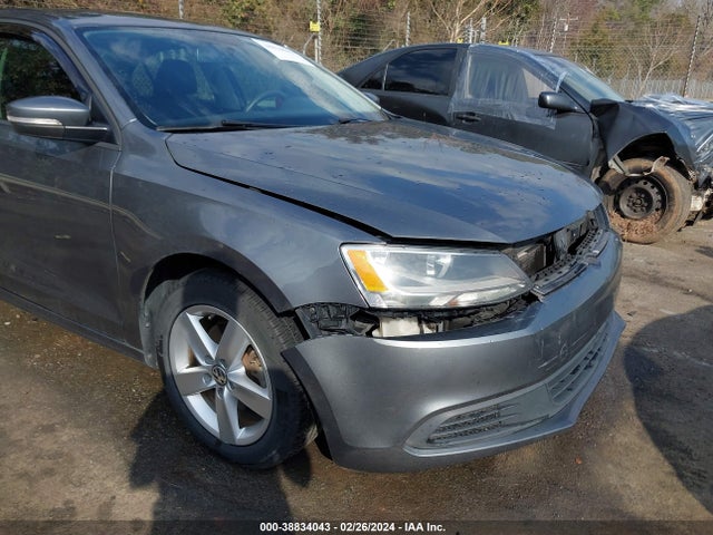 3VWD07AJ4EM226223 Volkswagen Jetta 1.8t Se